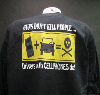 guns-don-t-kill-people-drivers-will-cell-phones-do-shirt.gif